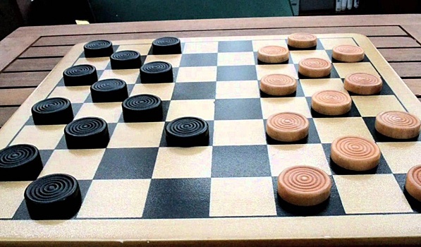Команда Бутырского района стала первой в окружном турнире по шашкам