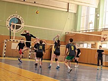 В Губкинском университете прошли игры отборочного этапа турнира по волейболу