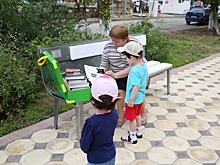 В Махачкале установили литературную скамейку