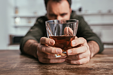 Как распознать первые признаки алкоголизма