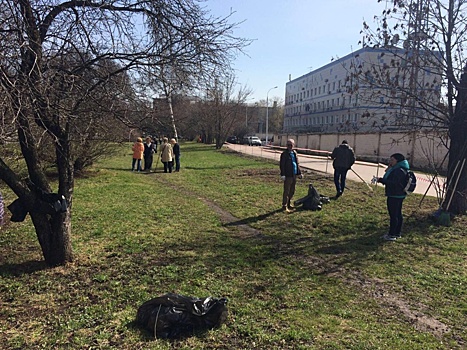 На субботнике 29 апреля жители Бутырского района собрали 30 кубометров мусора