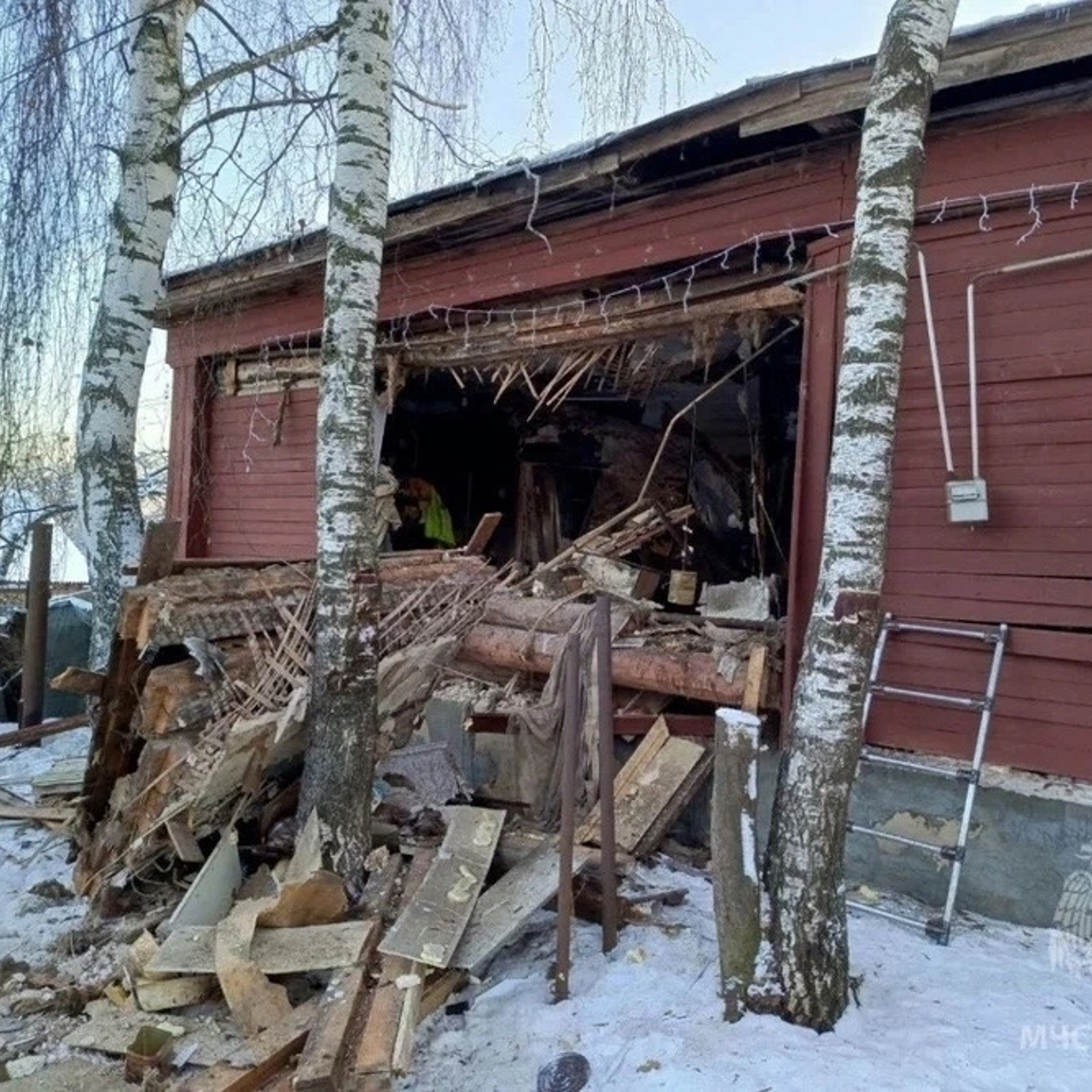 Взрыв газа разрушил стену в деревянном доме в Выксе - Рамблер/новости