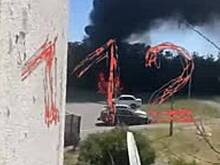 Полыхающая машина начштаба российской воинской части попала на видео