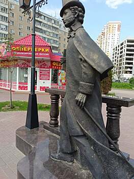В Энгельсе вандалы отломили часть трости на уникальном памятнике Пушкину