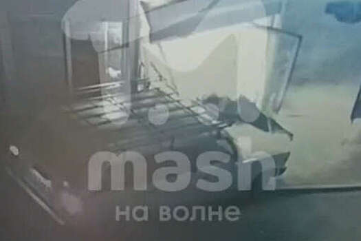 В Алупке пьяный водитель, объезжая собаку, сбил женщину