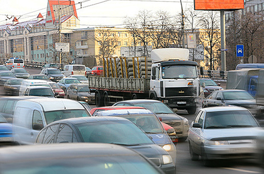 За перегруз автомобилей песком и щебнем предложили не штрафовать