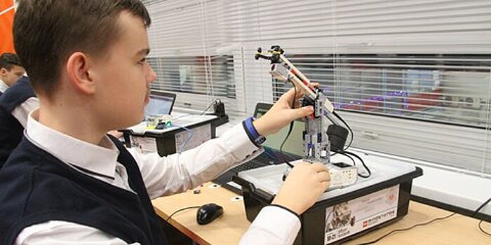 В Москве проведут бесплатные интенсивы для детей по Python и нанотехнологиям