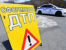 Автобус столкнулся с грузовиком под Псковом