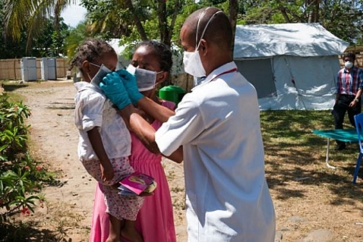 СМИ: больные чумой мадагаскарцы бегут из клиник из страха перед уколами