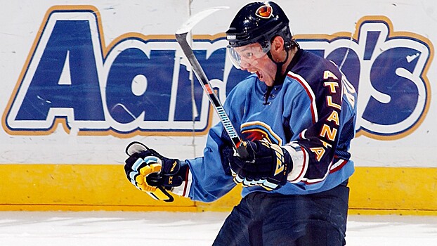 Гол-шедевр 20-летнего Ковальчука в НХЛ. Он накрутил трех соперников и идеально бросил с отскоком от штанги