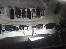 В Новосибирске после падения из окна многоэтажки на Родниках погиб 20-летний мужчина