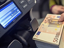 Российские банки перестают открывать счета и вклады в валюте