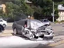 «Рено Дастер» влетел в «Субару» и автобус на улице Бекетова