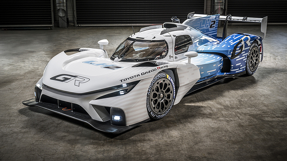 Toyota GR LH2 Racing Concept стал очередным прототипом японской марки, который в качестве топлива использует водород. Яркий концепт-кар на сжиженном водороде представляет собой перспективный вариант гоночной машины для ближайшего будущего.