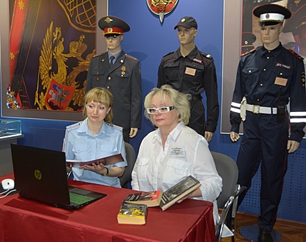 В Смоленске полицейские провели профориентационную онлайн-конференцию с ребятами из профильной смены