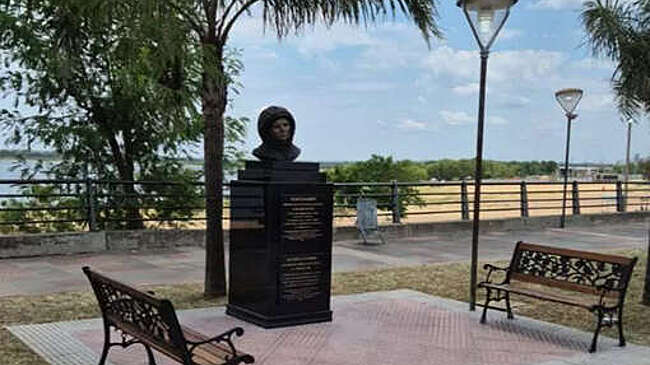 Памятник космонавту Юрию Гагарину открыли в столице Парагвая