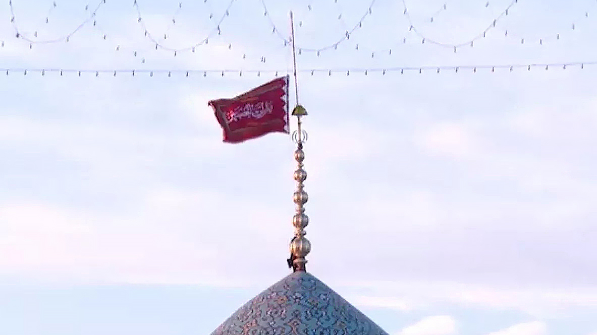 Иран поднял красный флаг мести над мечетью Джамкаран после убийства главы политбюро ХАМАС