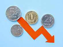 Аналитики объяснили, почему рубль перешёл к падению