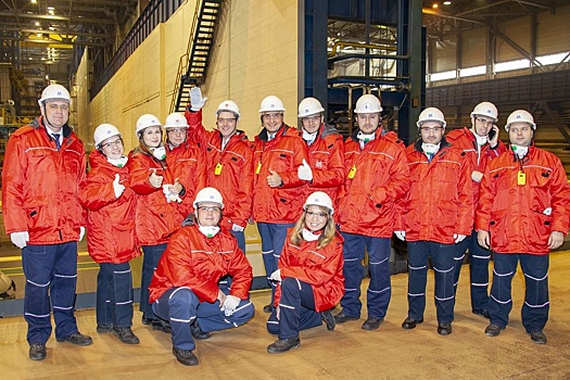 ММК провел парламентариев дорогой промышленного туризма