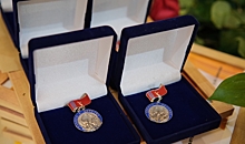 Волгоградцев наградили Почетным знаком губернатора «Забота о детстве»