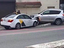 В Сочи таксист уснул за рулем и устроил ДТП с пострадавшим