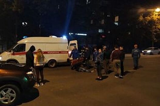 В Челябинске автомобиль сбил человека и протащил его на капоте