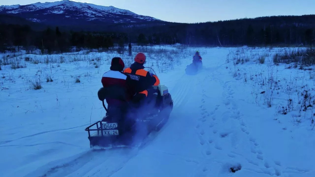 Пропавшего в Красноярском крае сноубордиста нашли живым
