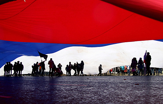 Посольство в Исландии потребовало извинений за оскорбление флага России