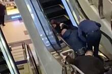 Эскалатор в российском торговом центре зажевал ногу пятилетнего мальчика