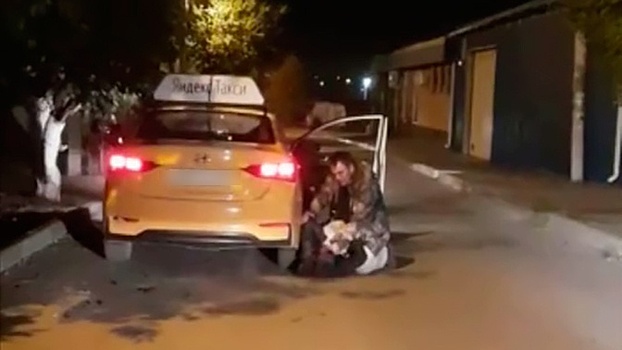 Не договорились: драка таксиста и пассажира в Ростове попала на видео