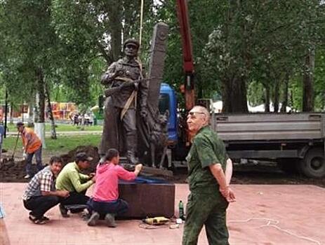 Часовой границ заступил на пост в парке Победы