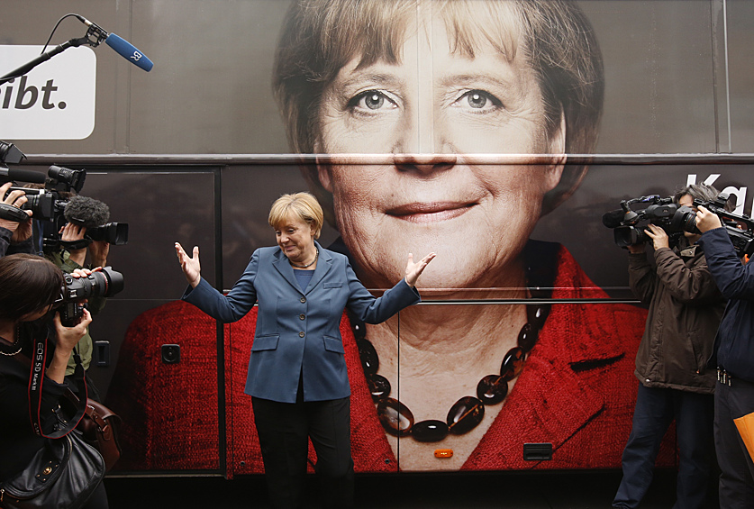  Канцлер Германии Ангела Меркель заняла первое место в рейтинге самых влиятельных женщин мира. Она занимает первую строчку уже восьмой год подряд