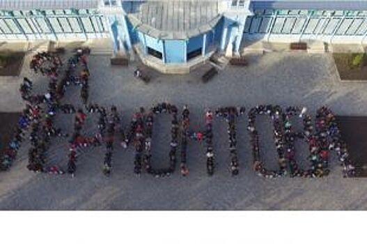 Жители Железноводска устроили флэшмоб «За Лермонтова»