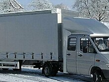 В Смоленской области женщина за рулем грузовика Mercedes Sprinter попала в кювет