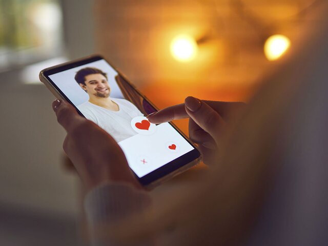 Депутат Саранова предложила знакомить россиян через сообщества по интересам