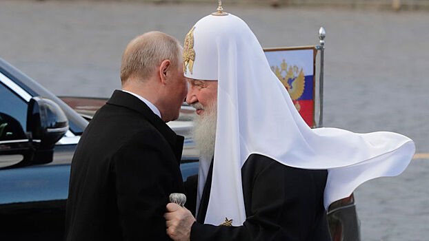 Патриарх Кирилл поздравил Путина с Днем России