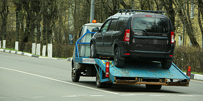 Что делать при эвакуации автомобиля, объяснили эксперты