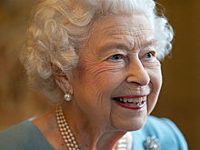 Елизавета II отдаст два миллиона фунтов фонду обвинившей принца Эндрю в насилии