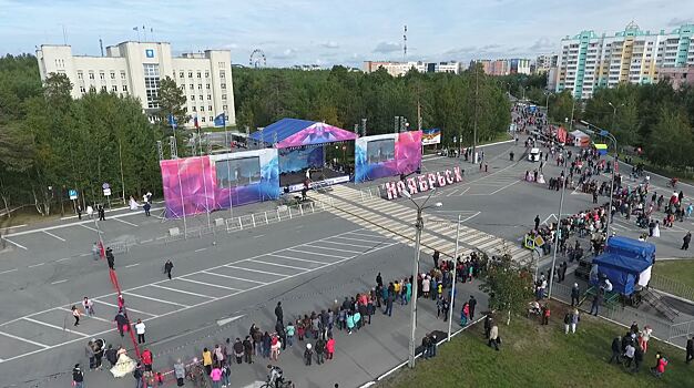 На главной сцене в День города выступят Алексей Воробьев и группа «Френды»