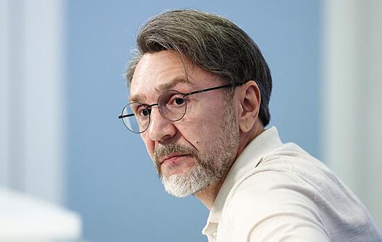 Шнуров заявил, что «перехотел» петь с Инстасамкой