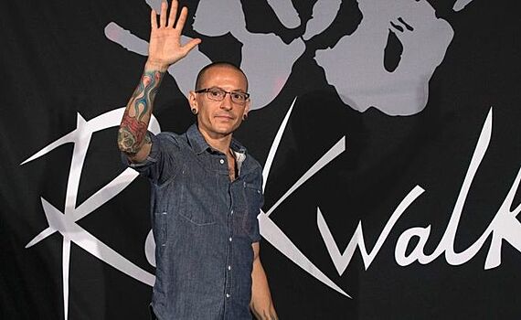 Голос поколения 2000-х: миллионы фанатов скорбят по лидеру Linkin Park