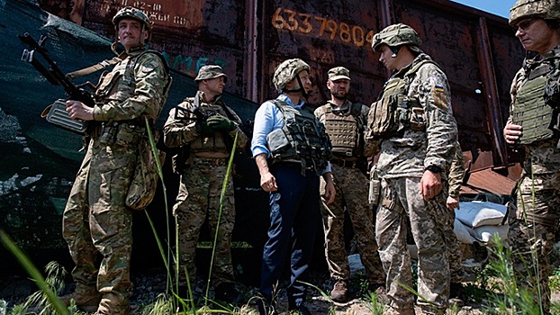 Донбасский вояж: Зеленский прибыл на передовую