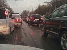 На Сибиряков Гвардейцев Новосибирска автоавария парализовала движение