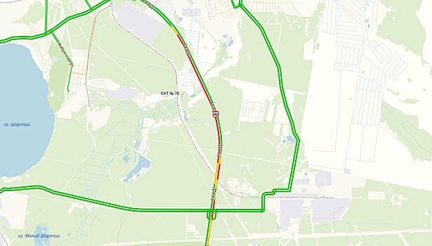 ЕКАД встал в многокилометровую пробку из-за лобового столкновения