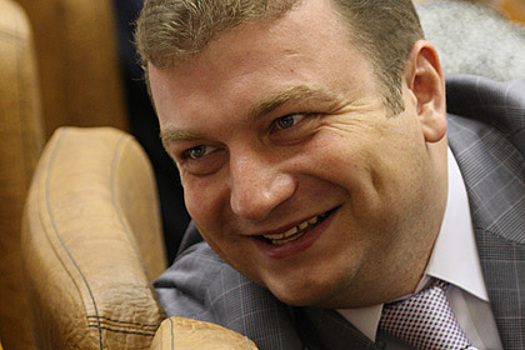 Осужденный за махинации экс-депутат намеренно сломал ногу