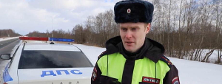 В Псковской области сотрудник Госавтоинспекции принял роды на трассе