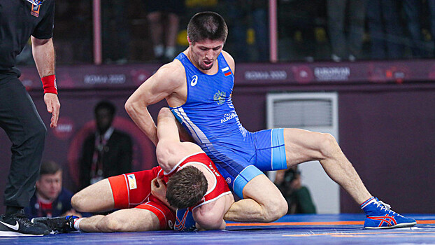 Борец Газимагомедов стал серебряным призером чемпионата Европы в весе до 74 кг