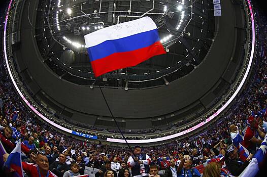 На мачте НХЛ вывесили российский флаг