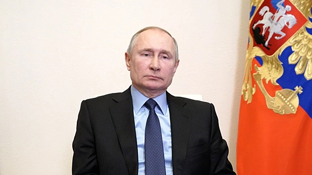 Путин предоставил командующим право вручать награды от его имени
