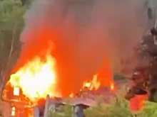 Под Новосибирском сгорели два дома из-за удара молнии